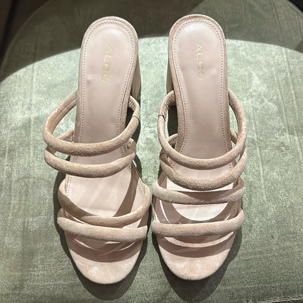 Aldo Women’s blush pink block heels size 8.5